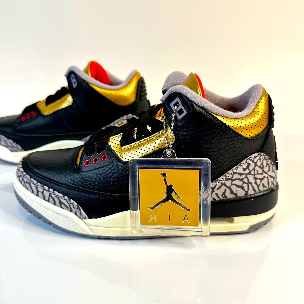 Nike Jordan 3, women’s size 6, brand new box is missing lid